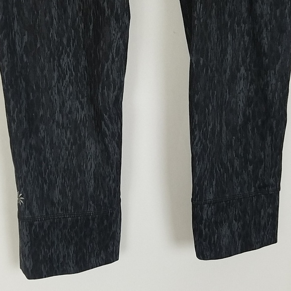 Athleta women S Reptile Relay capri Flint grey - Picture 4 of 8